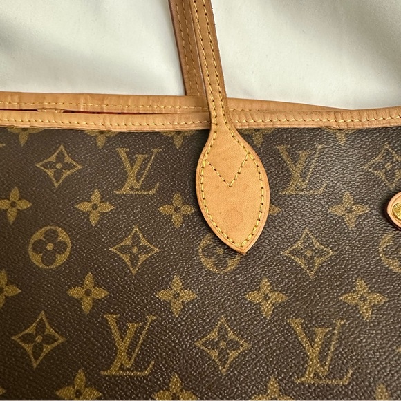 Louis Vuitton Neverfull MM - Picture 16 of 16
